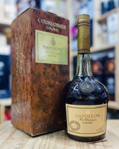 拿破崙Courvoisier Napoleon 大香檳干邑 (90’s 舊裝)